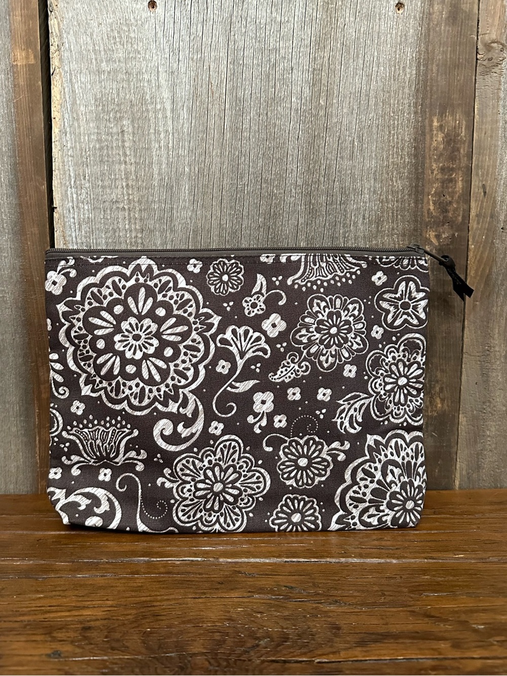 Thirty-One 10th anniversary Zipper Pouch in Brown Woodblock Floral 688N NWOT